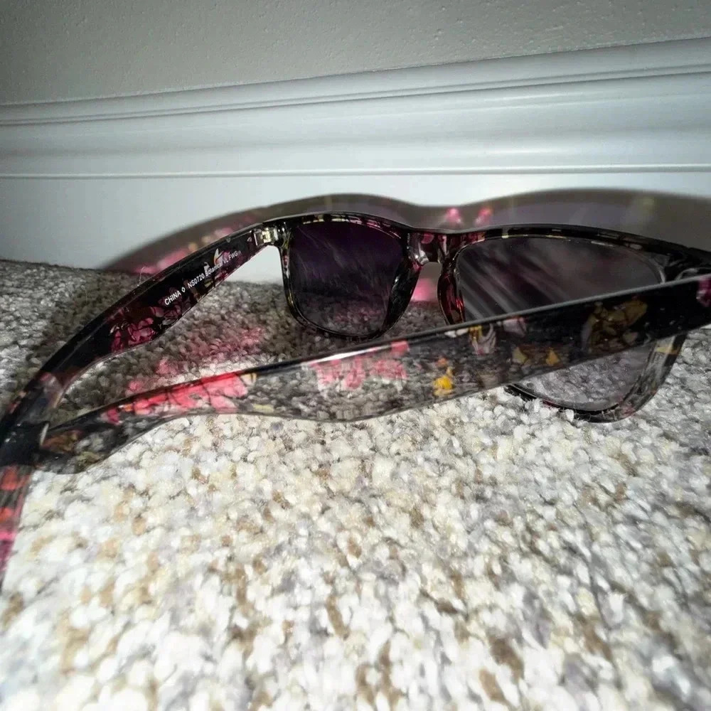 Black sunglasses with floral frames black lenses - Picture 3 of 5